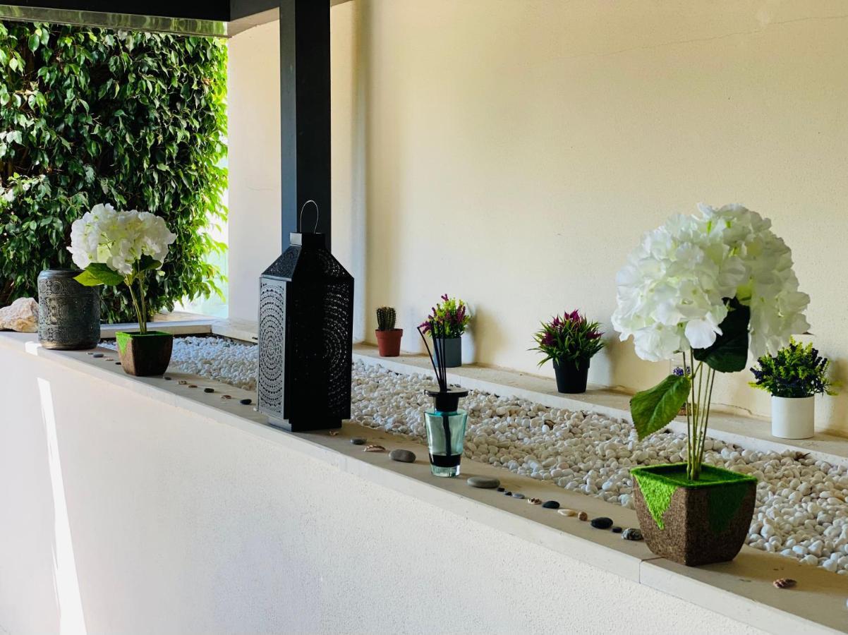 Amazing Two Bedroom Apartment In Los Flamingos, Marbella Estepona Exterior photo